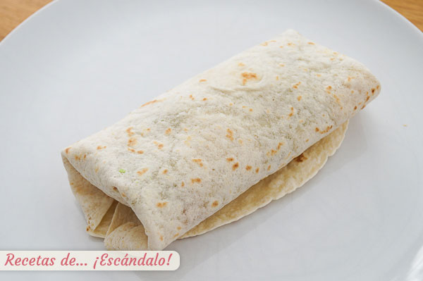 Burrito de pollo y verduras casero