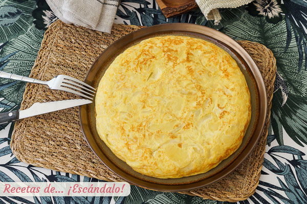 Como hacer tortilla de patatas con microondas, con poco aceite y muy sabrosa y facil