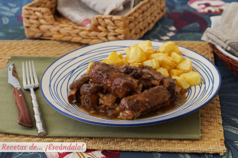 Costillas de cerdo en salsa de vino dulce, ¡se deshacen en la boca!