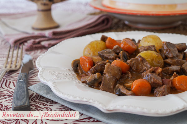 Receta de boeuf bourguignon o carne al vino tinto, un plato frances espectacular