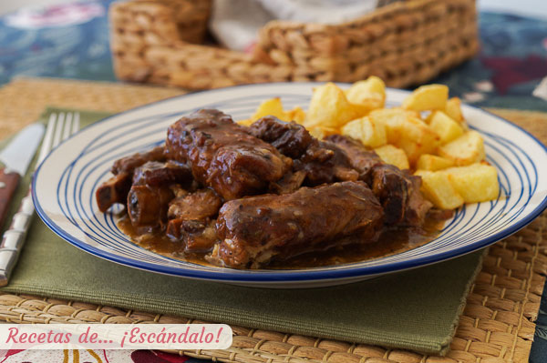Receta de costillas de cerdo en salsa de vino dulce, se deshacen en la boca
