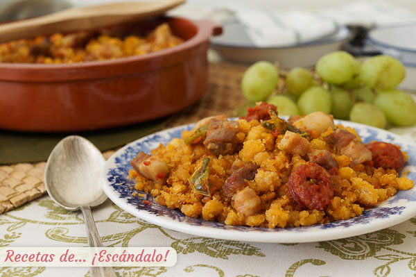 Receta de migas de pan con chorizo, panceta y pimiento verde en Thermomix