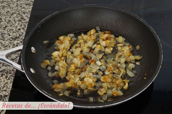 Sofrito ajo y cebolla para tortilla