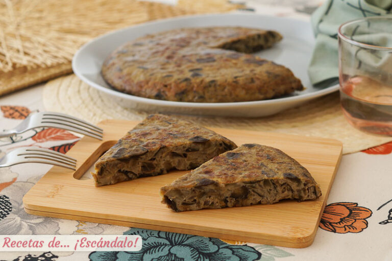 Tortilla de berenjena y cebolla, con trucos para prepararla