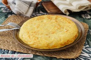 Tortilla de patatas con microondas, con poco aceite y muy sabrosa y fácil
