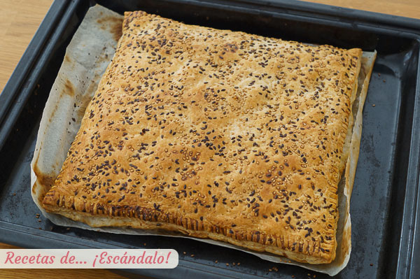 Empanada de hojaldre con jamon y queso