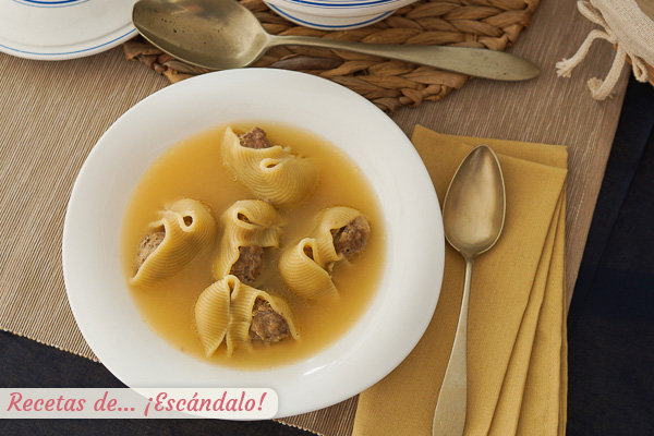 Como hacer sopa de galets rellenos de carne. Receta tradicional catalana de Navidad