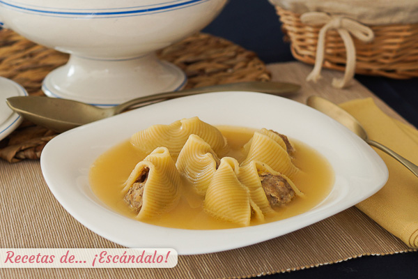 Receta de sopa de galets rellenos de carne para Navidad