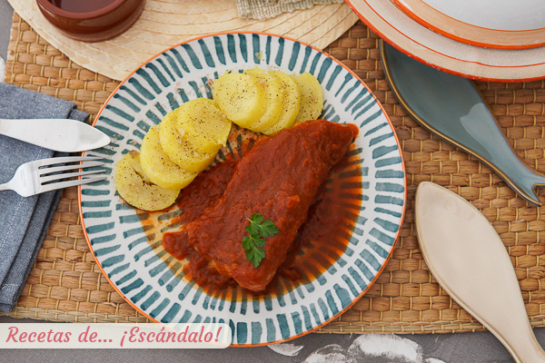 Como hacer merluza a la vizcaína, un plato de pescado sencillo y tradicional