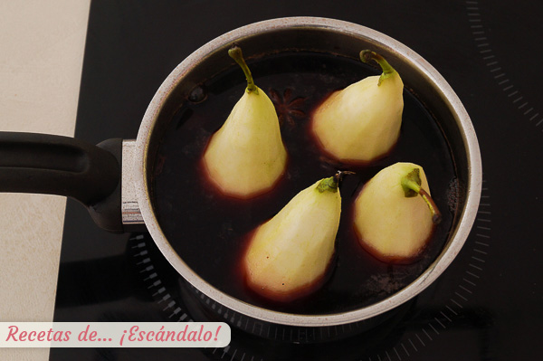 Peras al vino tinto caseras