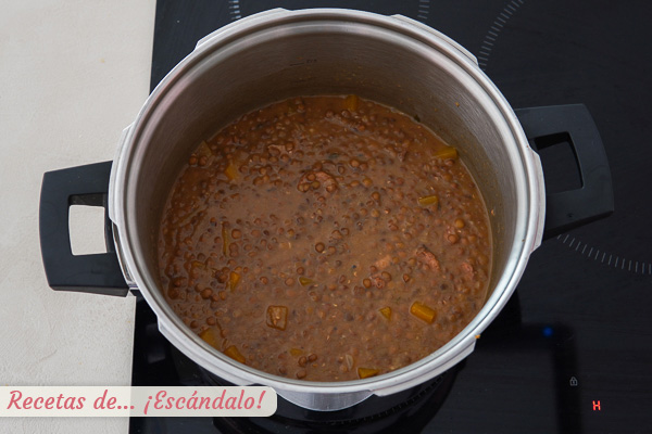 Lentejas con chorizo y costillas