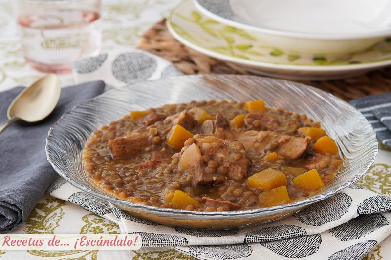 Lentejas estofadas con costillas de cerdo y chorizo, deliciosas
