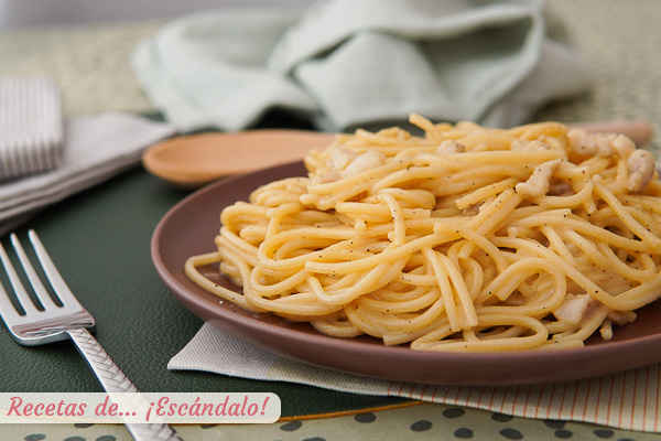 Receta de espaguetis a la carbonara con Thermomix tradicionales sin nata