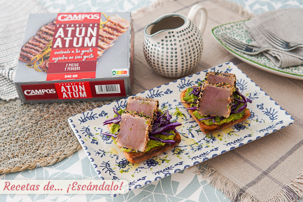 Receta tostas de tataki de atun con aguacate y col lombarda, irresistibles