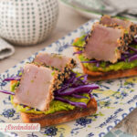 Tostas de tataki de atún