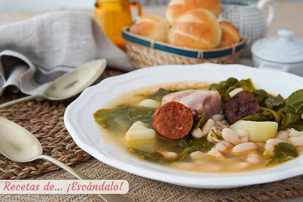 Receta de pote asturiano con berzas y compango tradicional