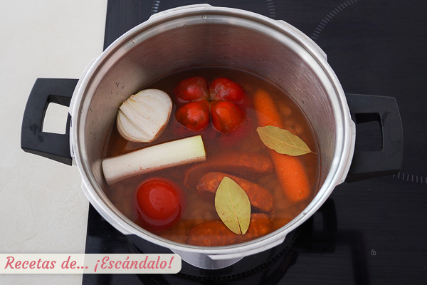 Alubias blancas con chorizo y verduras