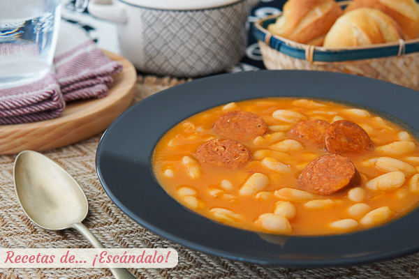 Receta de judias blancas con chorizo, un platazo de alubias fantastico y sencillo