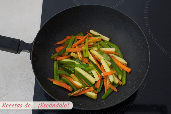 Verduras salteadas tallarines chinos tres delicias