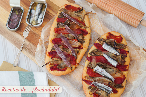 Como hacer coca de recapte catalana tradicional con escalivada, sardinas y anchoas