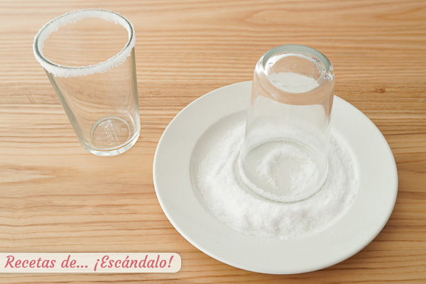 Escarchar vasos con sal