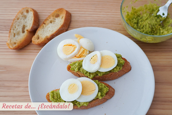 Ingredientes tostadas aguacata huevo duro cocido