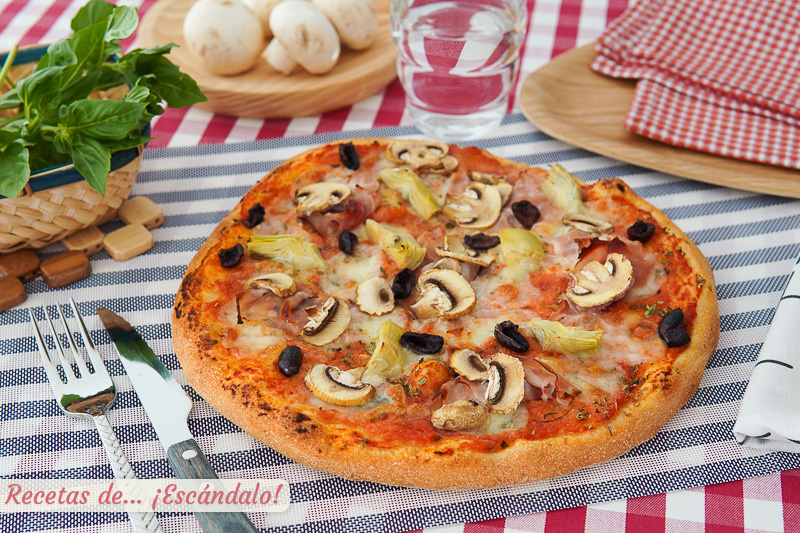 Pizza caprichosa con masa casera, deliciosa