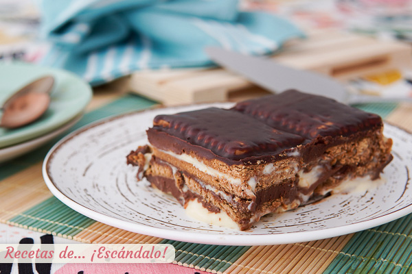 Receta de tarta de la abuela en Thermomix con chocolate, galletas y natillas