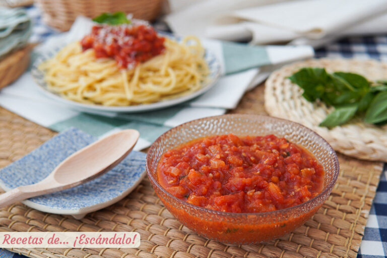 Salsa napolitana casera para pasta. Receta tradicional italiana