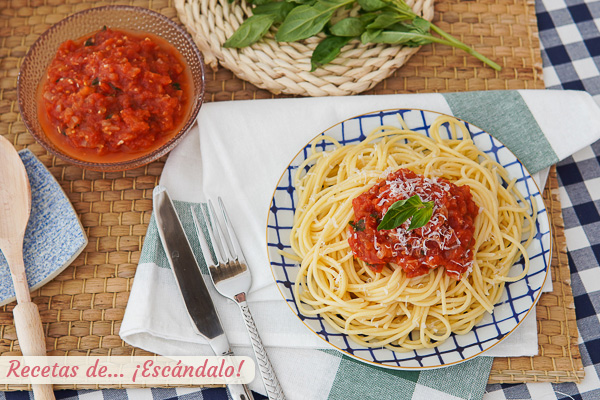 Como hacer espaguetis a la napolitana. Receta de pasta tradicional