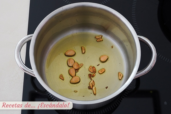 Ajos y almendras majado suquet de peix