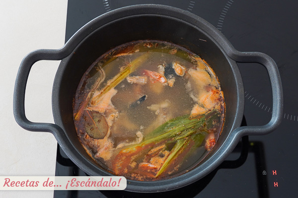 Caldo de pescado casero suquet de peix