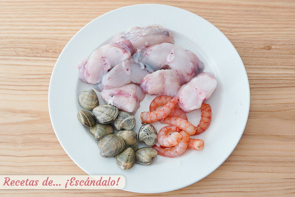Rape, almejas y gambas suquet de peix