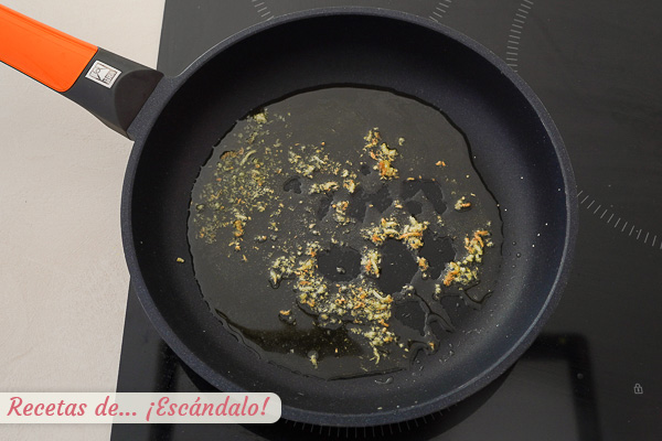 Ajos fritos butifarra con alubias