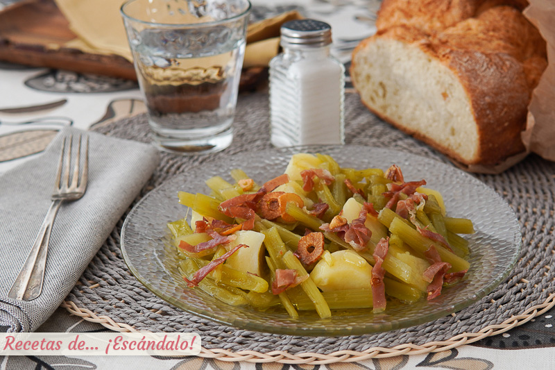 Borrajas con patatas y jamon, tiernas y ricas