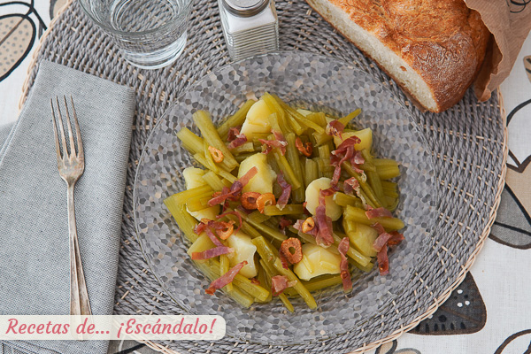 Como hacer borrajas con patatas y jamon, tiernas y ricas