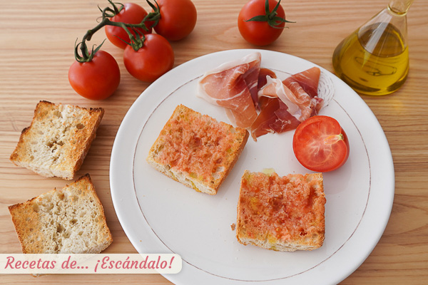 Pantumaca, pa amb tomaquet o pan con tomate y jamon