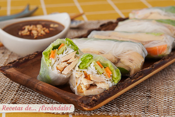 Receta de rollitos vietnamitas con pollo y verduras y salsa de cacahuete