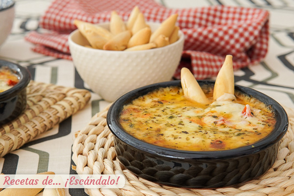Receta de queso provolone al horno con tomates cherry y orégano