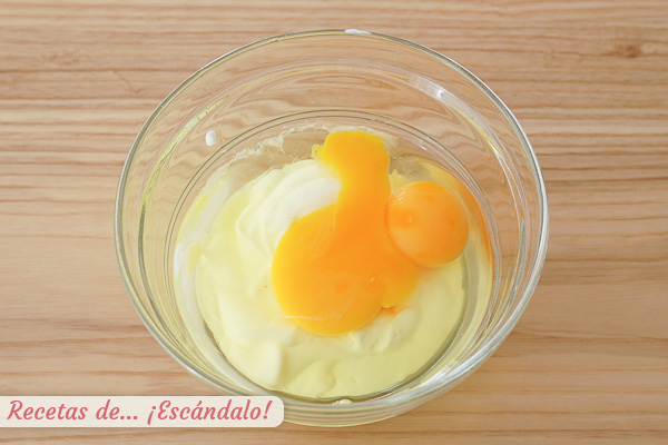 Huevos y yogur borek